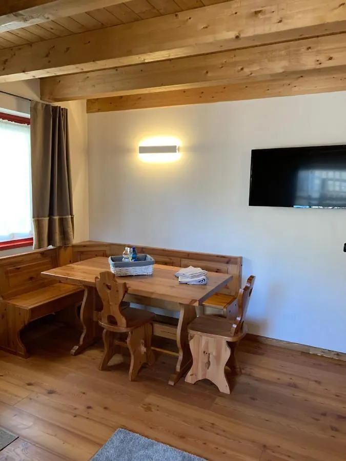 Alpin Moon Apartman Temù